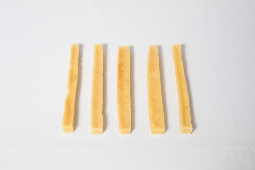 ŽVÝKACÍ SÝROVÁ TYČKA